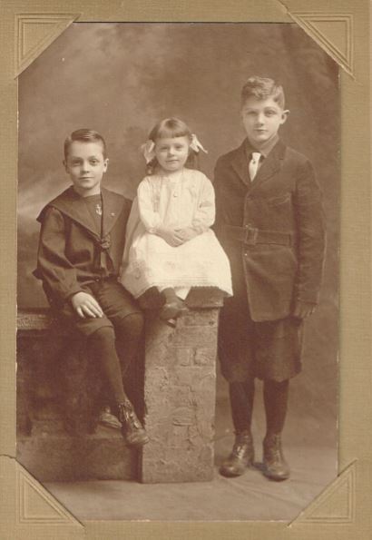 Floyd and his siblings. Floyd (left), Dorothy (center), and Charles (right).